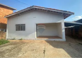 Foto 1 de Casa com 2 Quartos à venda, 106m² em Jardim Peabiru, Botucatu