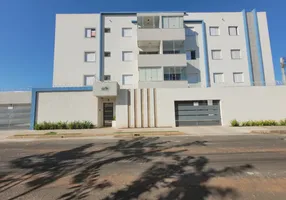 Foto 1 de Apartamento com 2 Quartos para alugar, 55m² em Novo Mundo, Uberlândia
