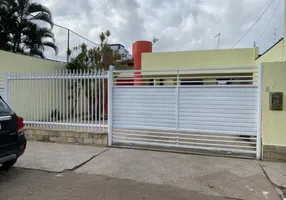 Foto 1 de Casa com 3 Quartos à venda, 440m² em Santa Mônica, Feira de Santana