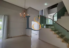 Foto 1 de Casa de Condomínio com 3 Quartos para alugar, 300m² em Buraquinho, Lauro de Freitas