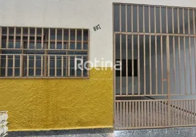 Foto 1 de Casa com 2 Quartos para alugar, 90m² em Centro, Uberlândia