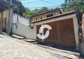 Foto 1 de Casa com 3 Quartos à venda, 300m² em Santa Rosa, Niterói
