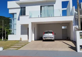 Foto 1 de Casa com 3 Quartos à venda, 150m² em Praia de Fora, Palhoça