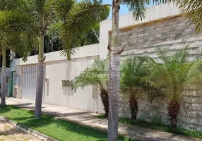 Foto 1 de Casa com 7 Quartos à venda, 400m² em Candelária, Natal