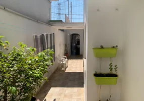 Foto 1 de Sobrado com 4 Quartos à venda, 140m² em Vila Lageado, São Paulo