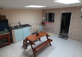 Foto 1 de Casa com 2 Quartos à venda, 100m² em Vila Dorna, São Paulo