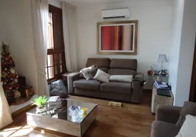 Foto 1 de Casa de Condomínio com 3 Quartos à venda, 128m² em Cristal, Porto Alegre