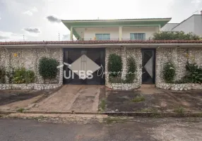 Foto 1 de Casa com 4 Quartos à venda, 248m² em Setor Gentil Meireles, Goiânia