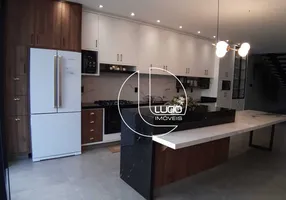 Foto 1 de Sobrado com 3 Quartos à venda, 204m² em Anápolis City, Anápolis