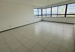 Foto 1 de Apartamento com 3 Quartos à venda, 155m² em Catole, Campina Grande