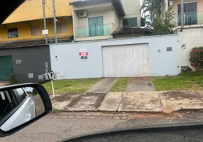 Foto 1 de Sobrado com 3 Quartos à venda, 131m² em Jardim Califórnia, Goiânia