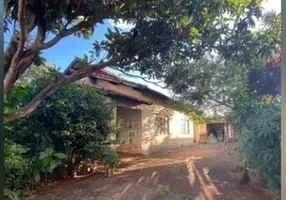 Foto 1 de Casa com 2 Quartos à venda, 170m² em Vila Brasil, Londrina