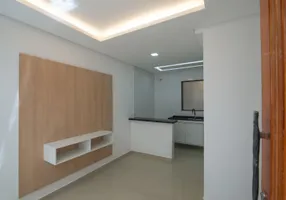 Foto 1 de Casa de Condomínio com 2 Quartos à venda, 46m² em Jardim Melvi, Praia Grande