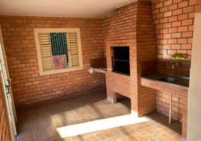 Foto 1 de Casa com 2 Quartos à venda, 90m² em Medianeira, Porto Alegre