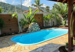 Foto 1 de Sobrado com 2 Quartos à venda, 320m² em Jardim Samambaia, Ubatuba