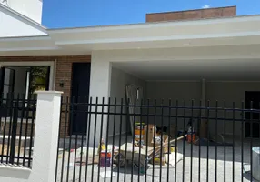 Foto 1 de Casa com 3 Quartos à venda, 197m² em Pedra Branca, Palhoça