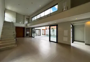 Foto 1 de Casa de Condomínio com 3 Quartos à venda, 300m² em Jardim Versailles, Uberlândia