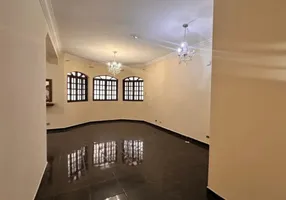 Foto 1 de Sobrado com 3 Quartos para venda ou aluguel, 247m² em Centro, Osasco