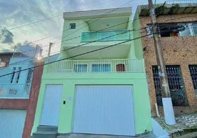 Foto 1 de Sobrado com 3 Quartos à venda, 186m² em Vila Sacadura Cabral, Santo André