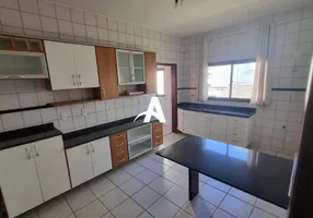 Foto 1 de Apartamento com 3 Quartos à venda, 93m² em Umuarama, Uberlândia