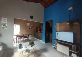 Foto 1 de Casa com 2 Quartos à venda, 85m² em Guajiru, Fortaleza