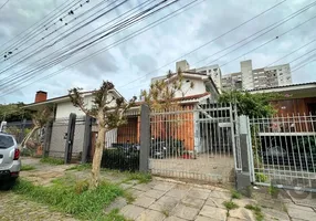 Foto 1 de Casa com 3 Quartos à venda, 199m² em Teresópolis, Porto Alegre