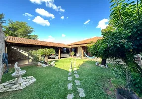 Foto 1 de Casa com 3 Quartos à venda, 400m² em Santa Mônica, Belo Horizonte