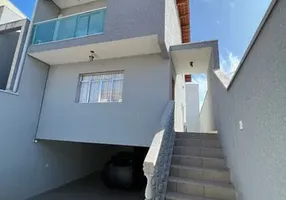 Foto 1 de Casa com 3 Quartos à venda, 205m² em Jardim Silveira, Barueri