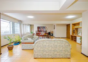 Foto 1 de Apartamento com 2 Quartos à venda, 64m² em Centro, Curitiba