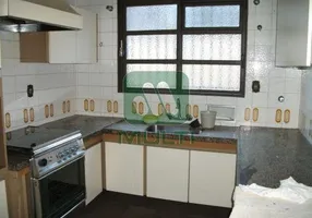 Foto 1 de Casa com 3 Quartos para alugar, 297m² em Centro, Uberlândia