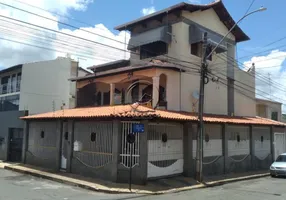 Foto 1 de Sobrado com 5 Quartos à venda, 240m² em Riacho Fundo I, Brasília