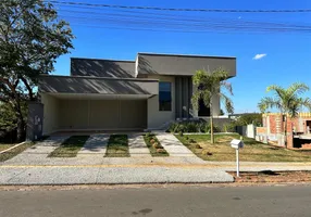 Foto 1 de Casa com 4 Quartos à venda, 321m² em Condomínio do Lago, Goiânia