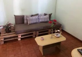 Foto 1 de Casa com 5 Quartos à venda, 221m² em Ipanema, Belo Horizonte