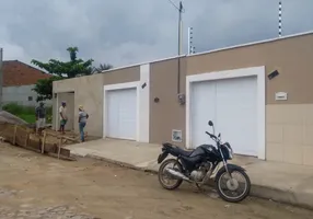 Foto 1 de Casa com 3 Quartos à venda, 45m² em Siqueira, Maracanaú