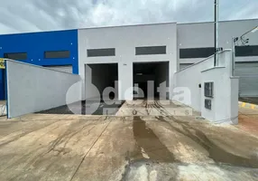 Foto 1 de Galpão/Depósito/Armazém à venda, 220m² em Jardim Holanda, Uberlândia