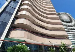 Foto 1 de Apartamento com 4 Quartos para venda ou aluguel, 330m² em Beira Mar, Fortaleza