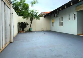 Foto 1 de Casa de Condomínio com 3 Quartos para alugar, 195m² em Jardim Itália, Cuiabá