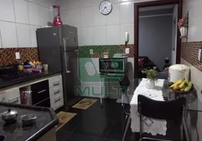 Foto 1 de Casa com 3 Quartos à venda, 105m² em Alto Umuarama, Uberlândia