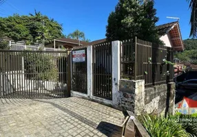 Foto 1 de Sobrado com 3 Quartos à venda, 183m² em Iririú, Joinville