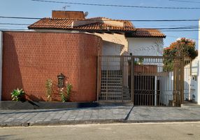 Foto 1 de Sobrado com 5 Quartos à venda, 405m² em Vila Junqueira, Santo André