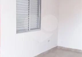 Foto 1 de Casa de Condomínio com 2 Quartos para alugar, 40m² em Jardim Oliveiras, Taboão da Serra