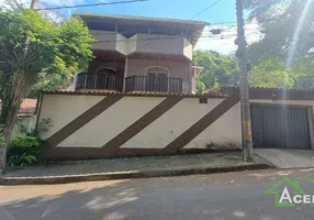 Foto 1 de Casa com 3 Quartos à venda, 242m² em Vale do Ipê, Juiz de Fora