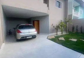 Foto 1 de Sobrado com 4 Quartos à venda, 220m² em Parque Anhangüera, Goiânia