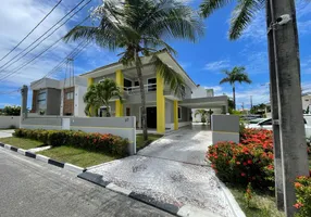 Foto 1 de Casa de Condomínio com 5 Quartos à venda, 340m² em Buraquinho, Lauro de Freitas