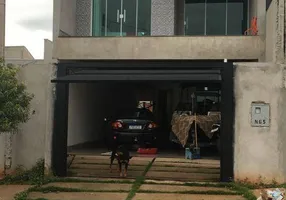 Foto 1 de Sobrado com 3 Quartos à venda, 172m² em Centro, Porto Rico