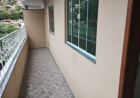Foto 1 de Casa com 2 Quartos para alugar, 72m² em Itamarati, Petrópolis