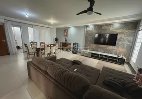 Foto 1 de Casa com 3 Quartos à venda, 224m² em JARDIM BRASILIA, Piracicaba