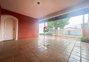 Foto 1 de Casa com 3 Quartos à venda, 148m² em Jardim Brasília, Londrina