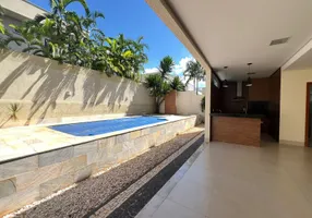 Foto 1 de Casa com 3 Quartos para alugar, 268m² em Jardins Valencia, Goiânia