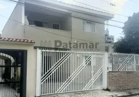Foto 1 de Sobrado com 3 Quartos para alugar, 220m² em Ferreira, São Paulo